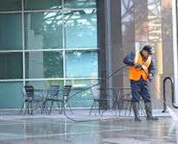 Commercial power washing services San Antonio - parking lot and building cleaning